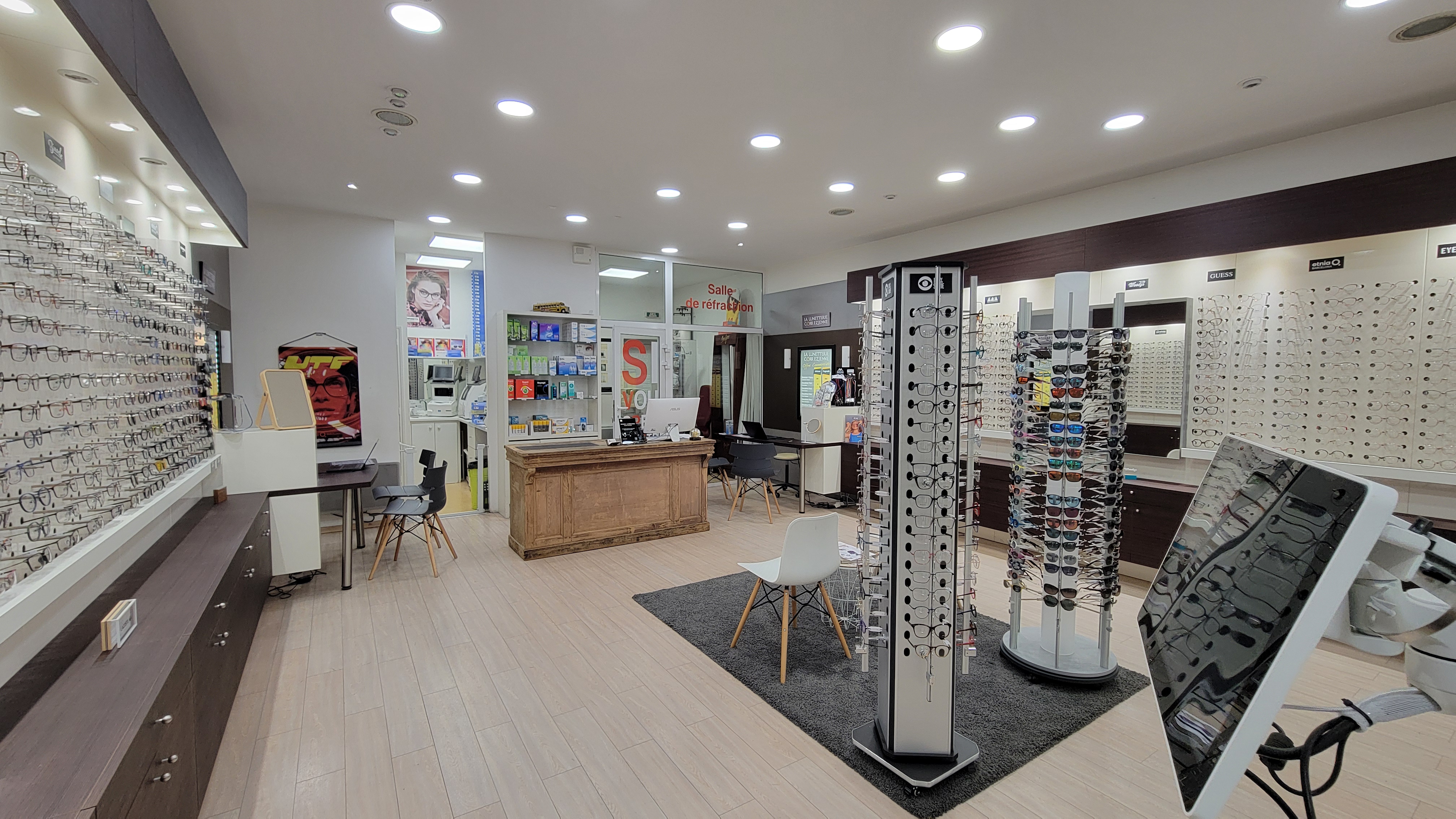 Intérieur du magasin La Lunetterie Corrézienne